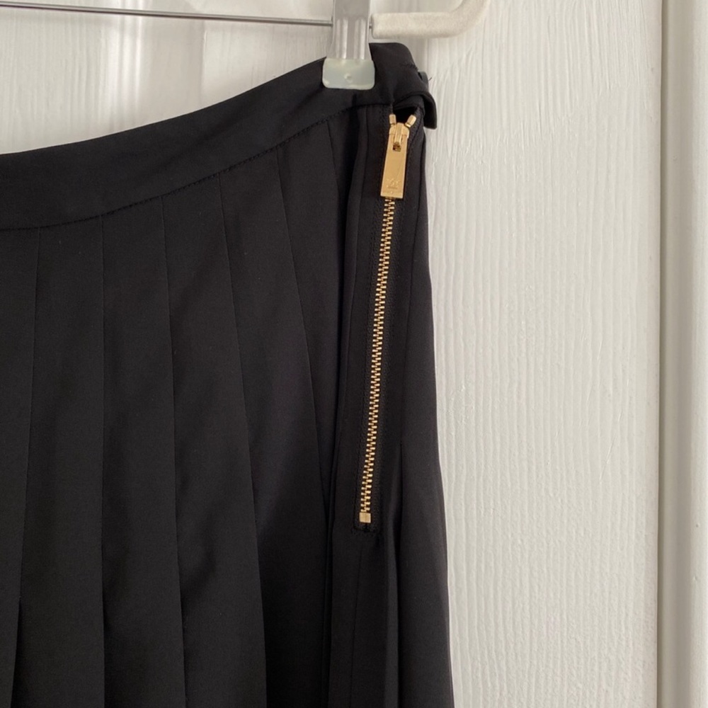 C H A U S, black pleated midi skirt. - Picture 8 of 11